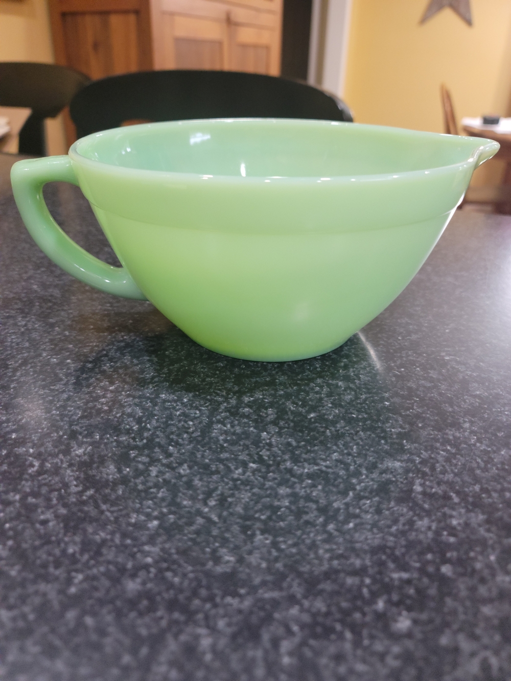 VTG FIRE KING GREEN JADEITE BATTER BOWL WITH SPOUT & HANDLE